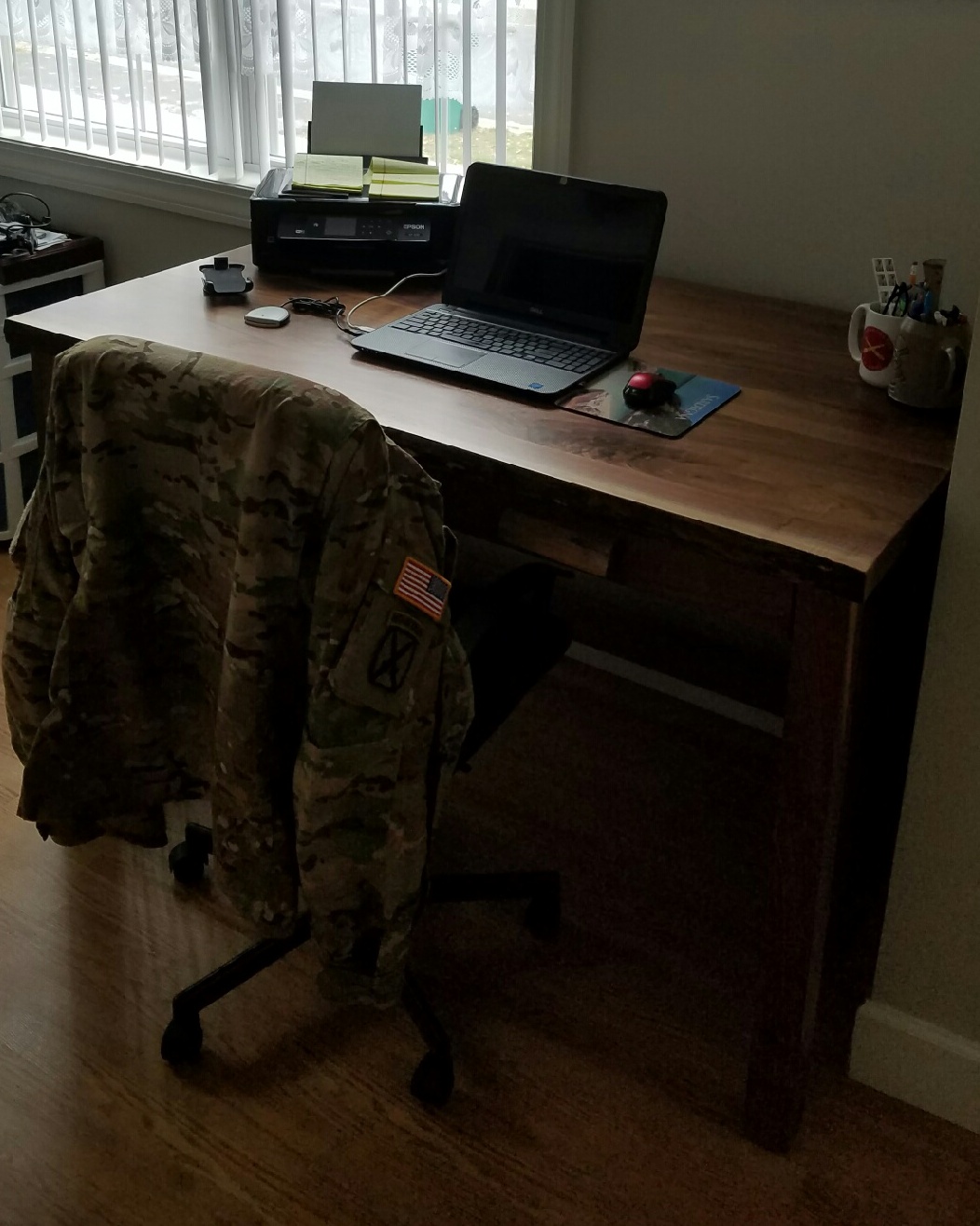 live-edge-desk