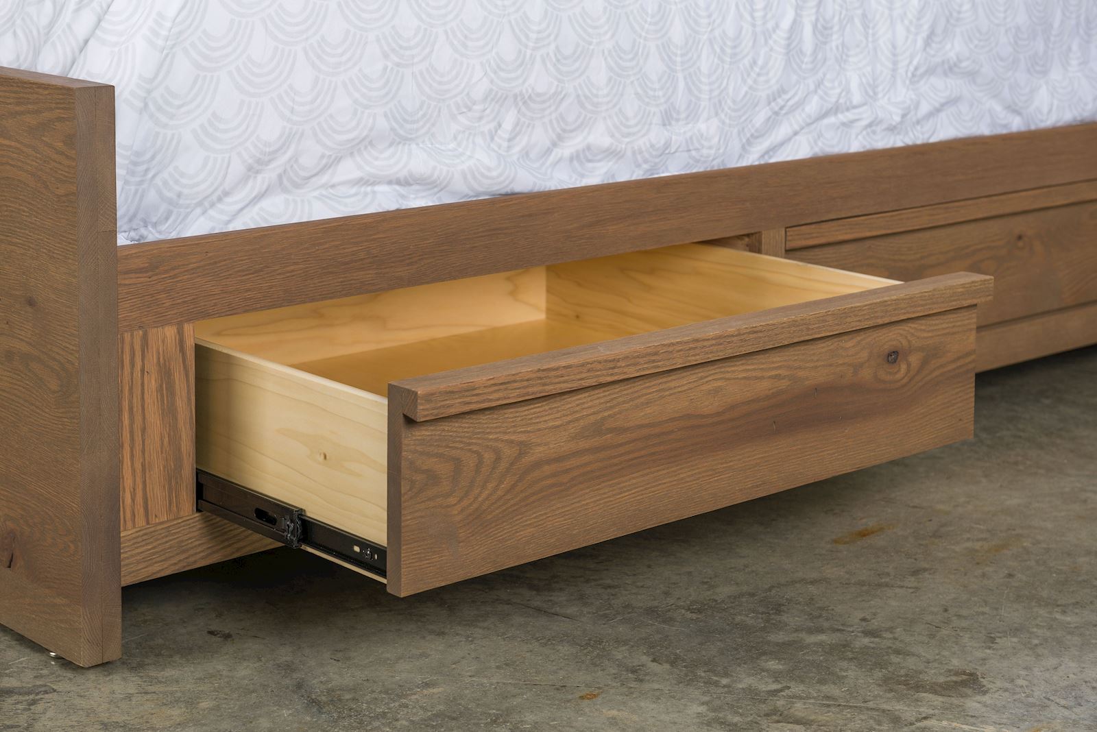 solid-wood-urban-bed