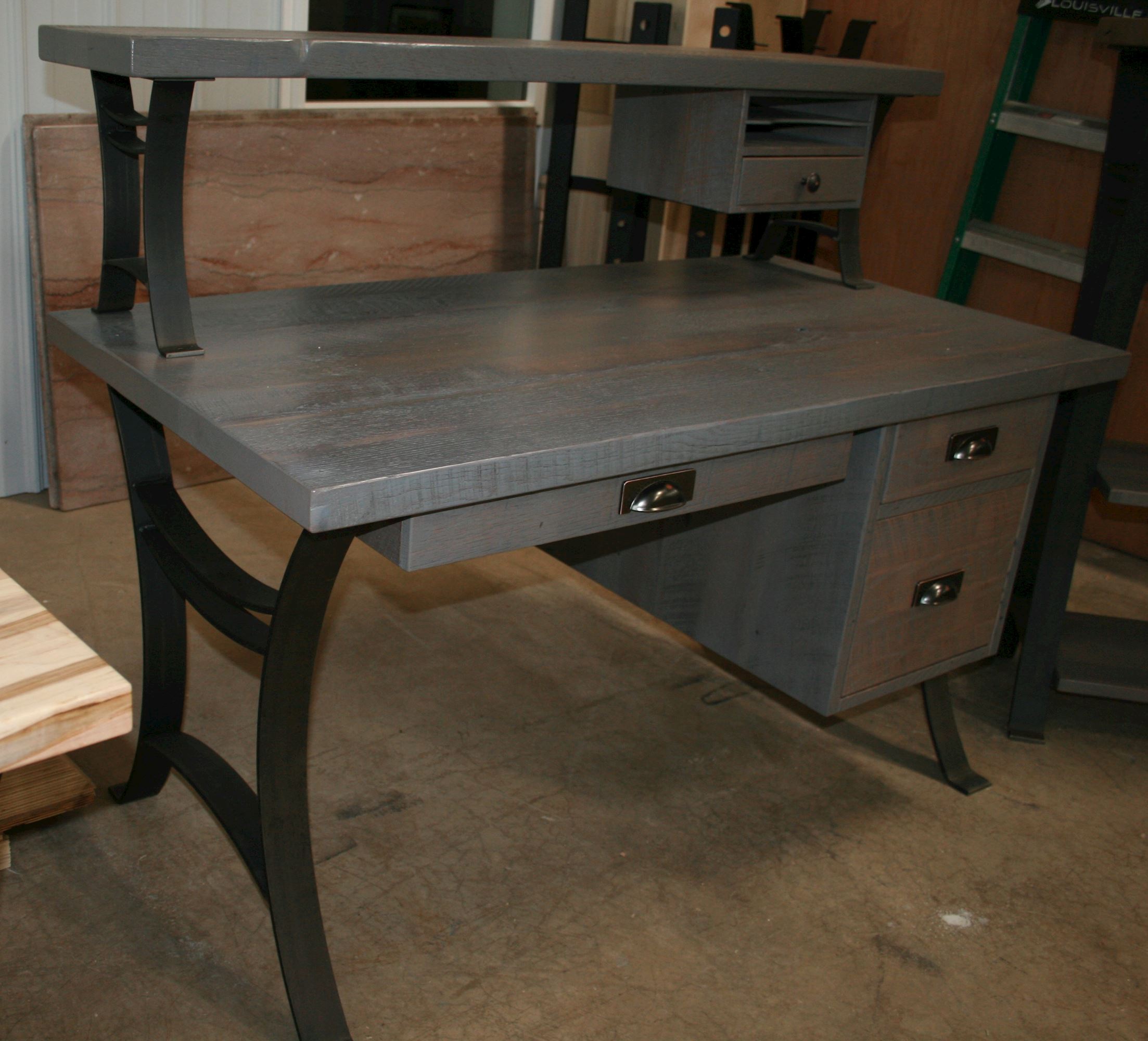 amish-reclaimed-wood-desk
