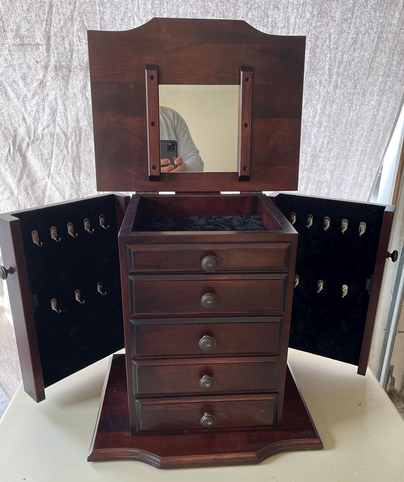 open-jewelry-cabinet
