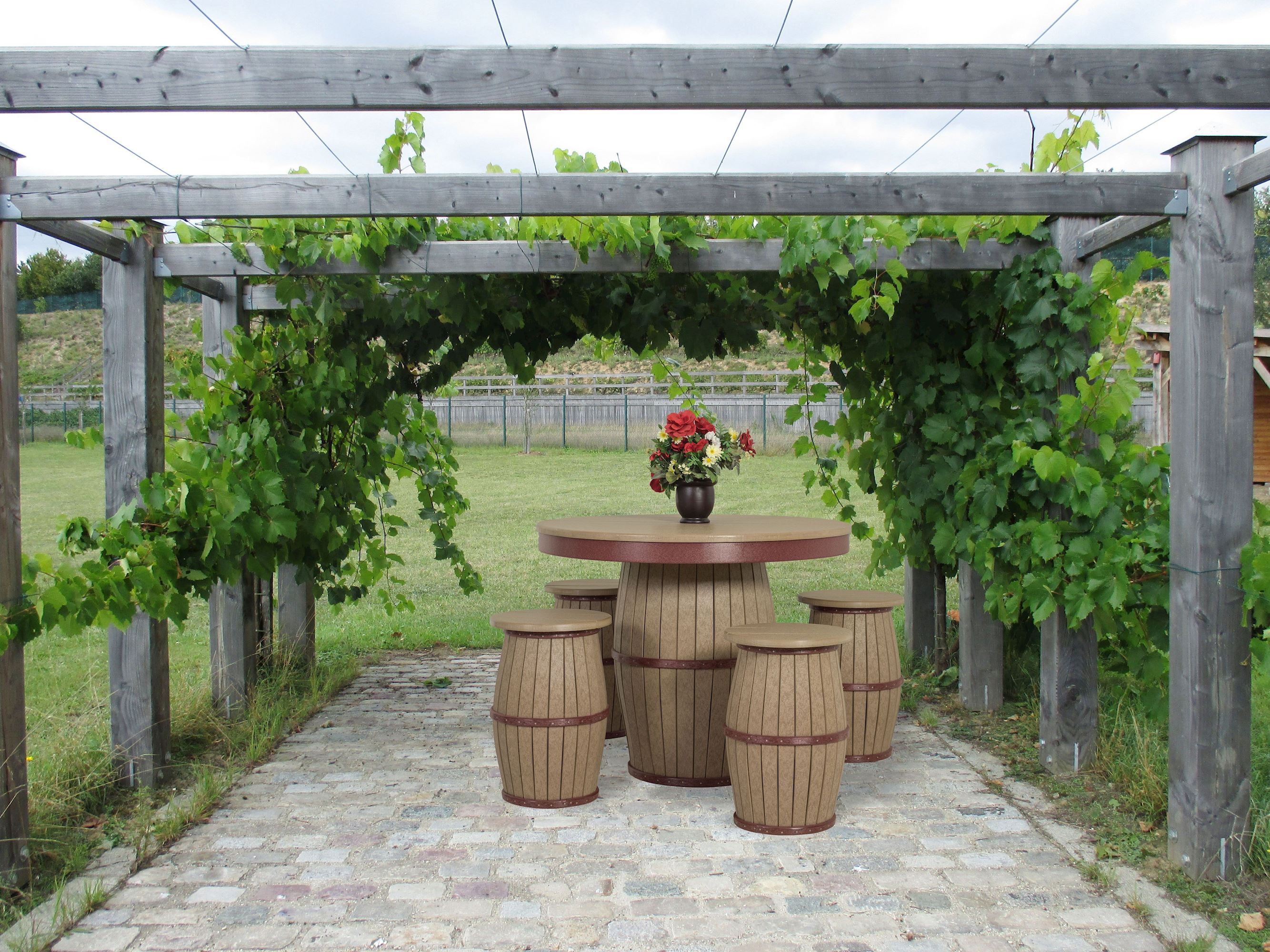 recycled-poly-outdoor-patio-barrel-table